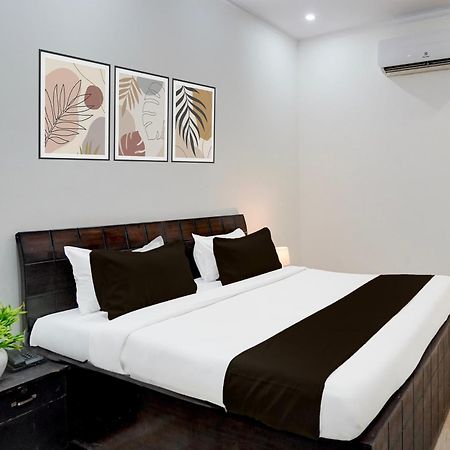 דירות גורגאון Super Townhouse Sector 53 Golf Course Road מראה חיצוני תמונה