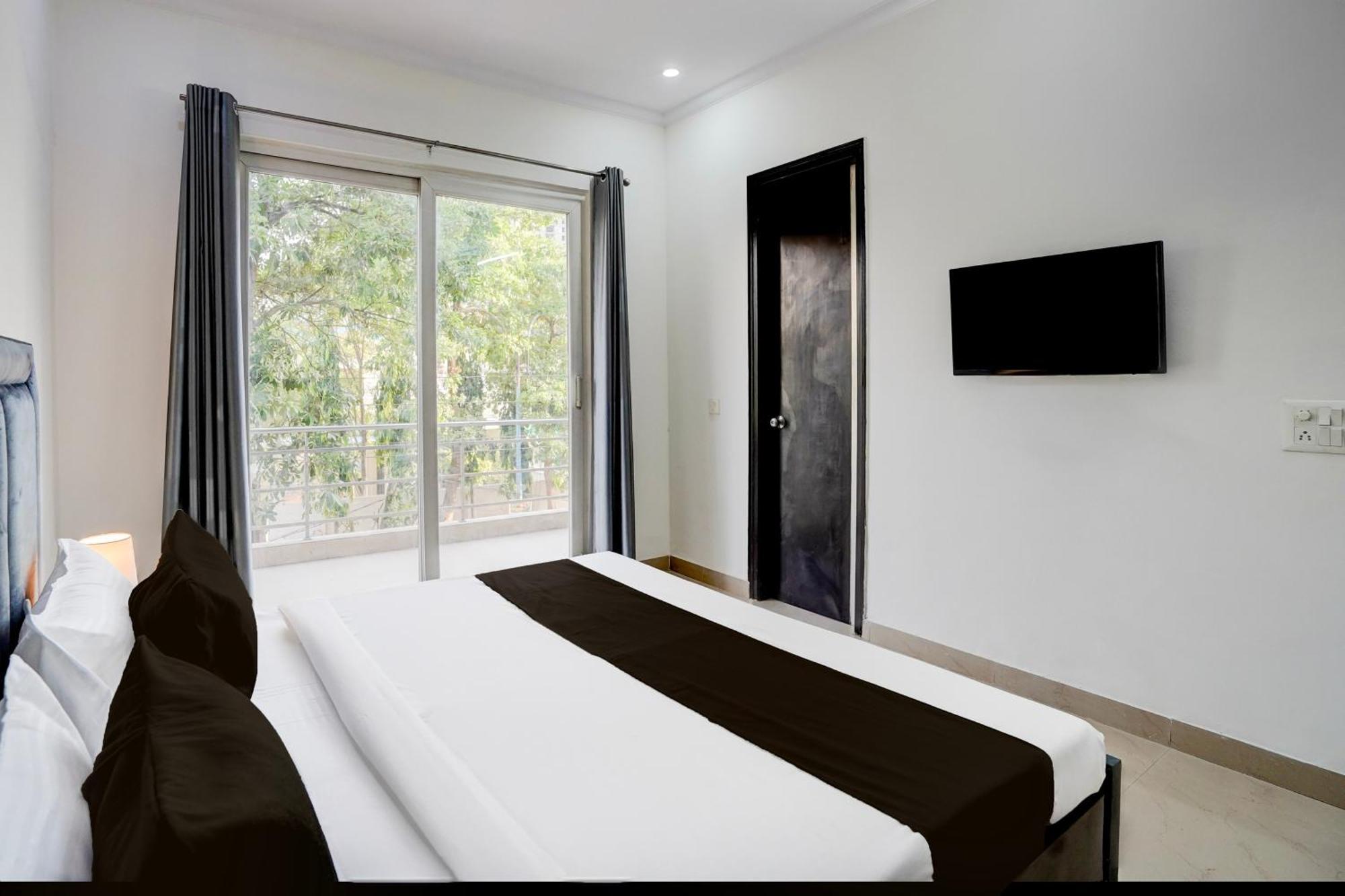 דירות גורגאון Super Townhouse Sector 53 Golf Course Road מראה חיצוני תמונה