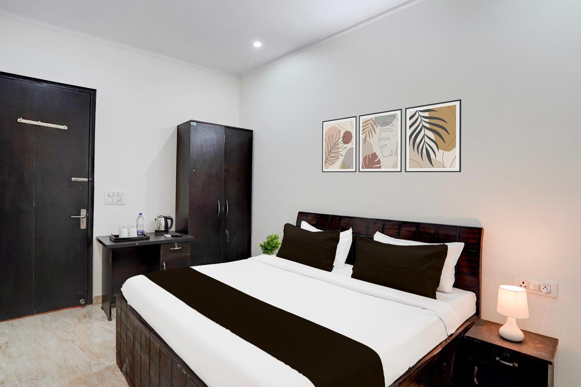 דירות גורגאון Super Townhouse Sector 53 Golf Course Road מראה חיצוני תמונה